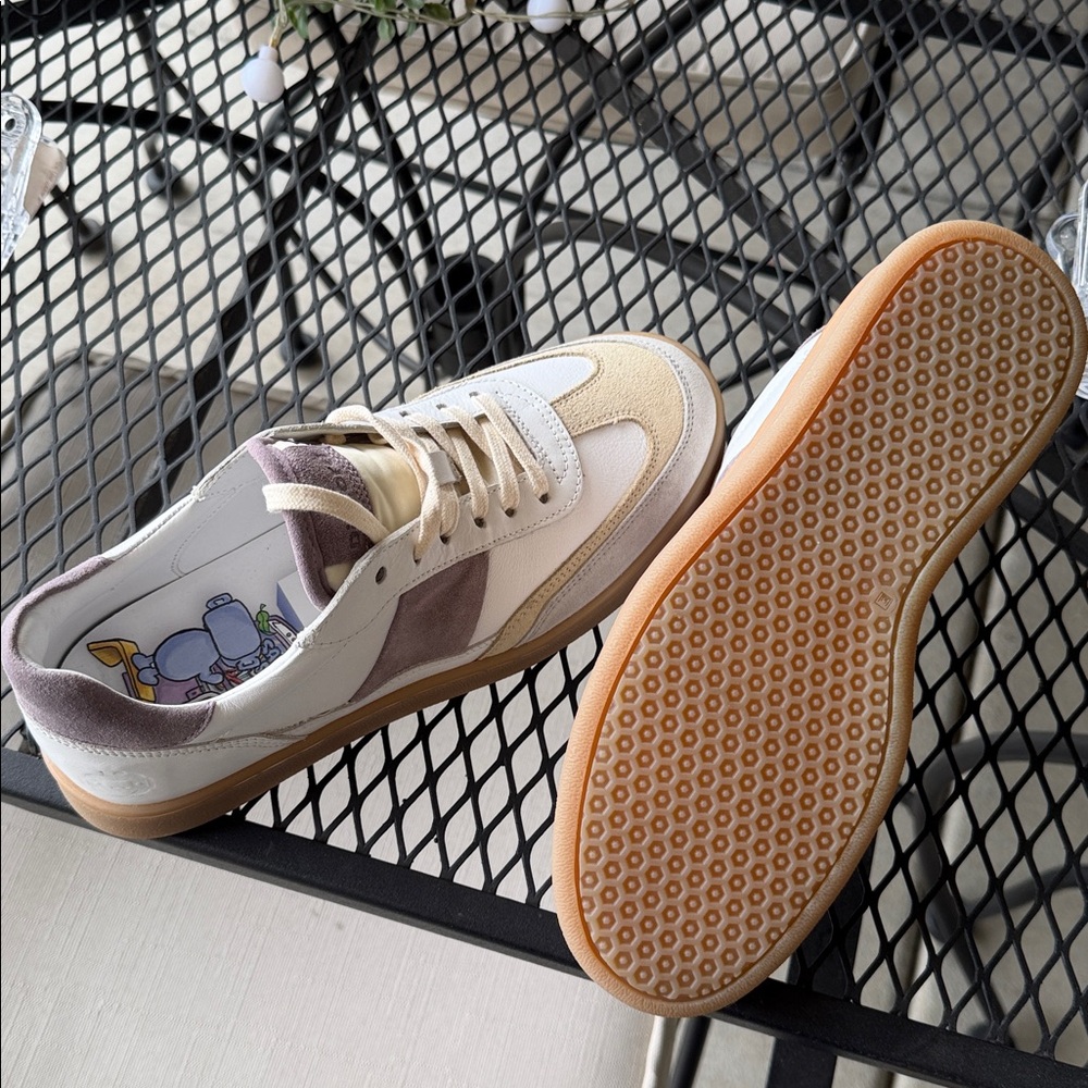 😃NWOT COLLEGIUM x DISCORD Sneakers - Picture 2 of 5
